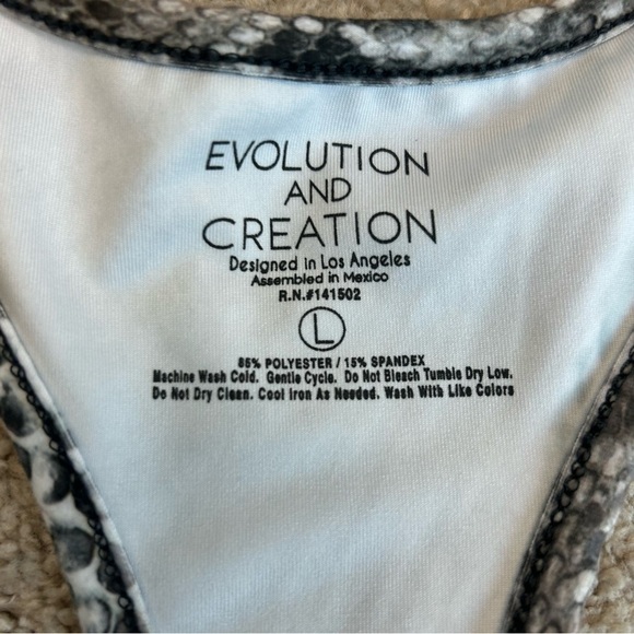 EVOLUTION and Creation animal snake print tank top size L - Picture 6 of 9